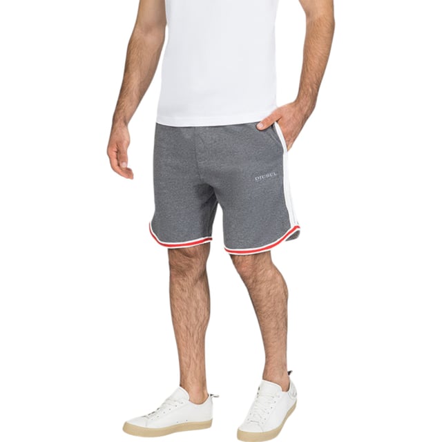 DIESEL UMLB-Pan Shorts
The stretch cotton blend makes them super comfy
Sporty design featuring a drawstring waistband
2 side pockets and 1 rear pocket
Contrasting white stripe piping on each hem
EMBROIDERED Logo on the left thigh
DIESEL Tag on the rear pocket
Mid Length
Relaxed Fit
80% Cotton / 20% Polyester