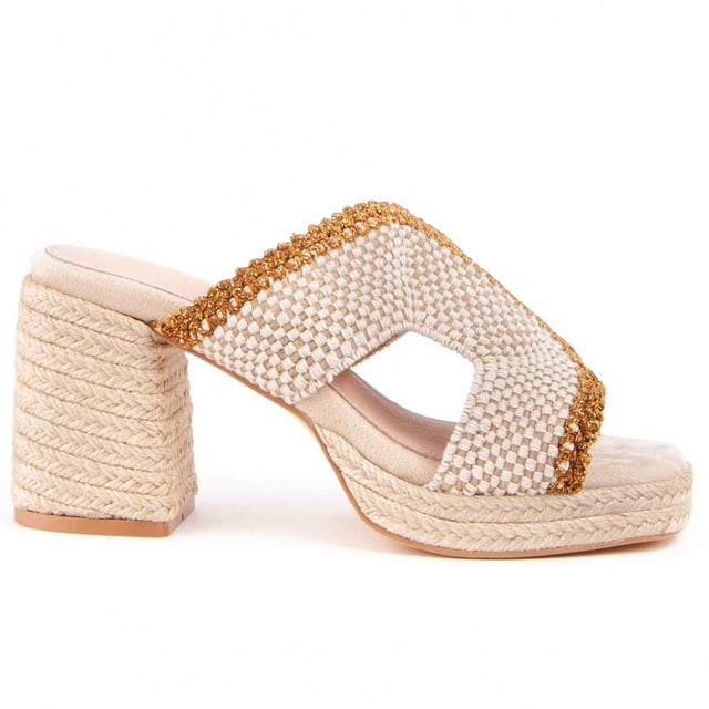 Sandalen met hak voor dames. Binnenzool van 100% natuurlijk leer. Comfortabele pasvorm. Gefabriceerd door andere merken voor ons merk. Geschatte afmetingen: hak van 10 cm en platform van 3 cm.
