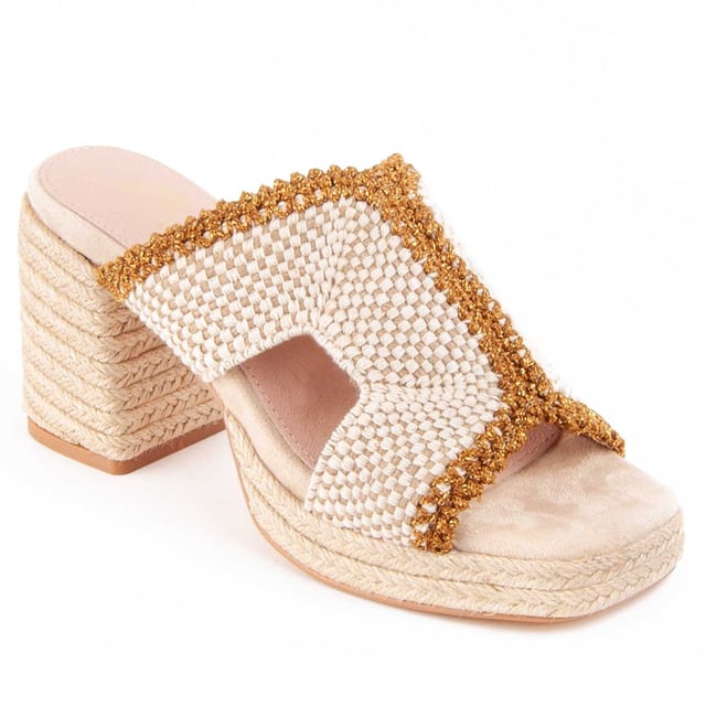 Sandalen met hak voor dames. Binnenzool van 100% natuurlijk leer. Comfortabele pasvorm. Gefabriceerd door andere merken voor ons merk. Geschatte afmetingen: hak van 10 cm en platform van 3 cm.