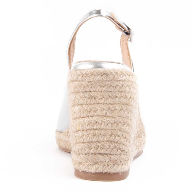 Espadrille met sleehak voor dames. Binnenzool van 100% natuurlijk leer. Comfortabele pasvorm. Gefabriceerd door andere merken voor ons merk. Geschatte afmetingen: 8 cm wig en 2 cm platform.