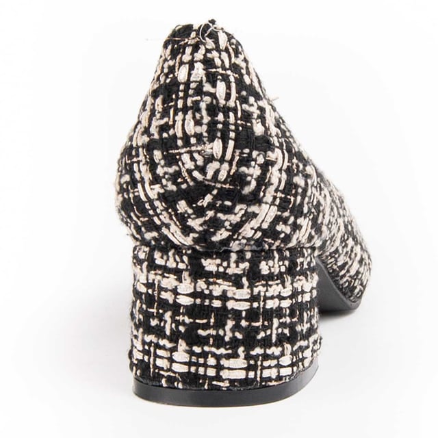 Damesschoen met hak. Comfortabele pasvorm. Gefabriceerd door andere merken voor ons merk. Geschatte afmetingen: hak van 4 cm.