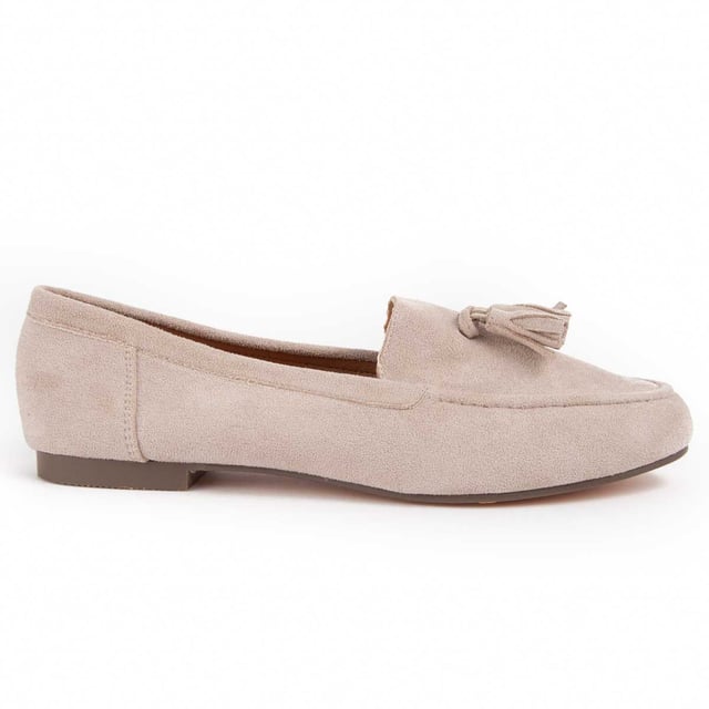 Casual loafer voor dames. Comfortabele pasvorm. Gefabriceerd door andere merken voor ons merk.