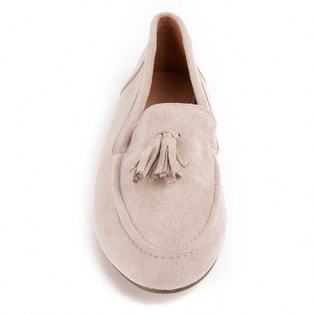 Casual loafer voor dames. Comfortabele pasvorm. Gefabriceerd door andere merken voor ons merk.