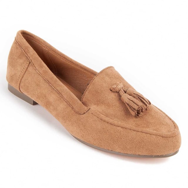 Casual loafer voor dames. Comfortabele pasvorm. Gefabriceerd door andere merken voor ons merk.