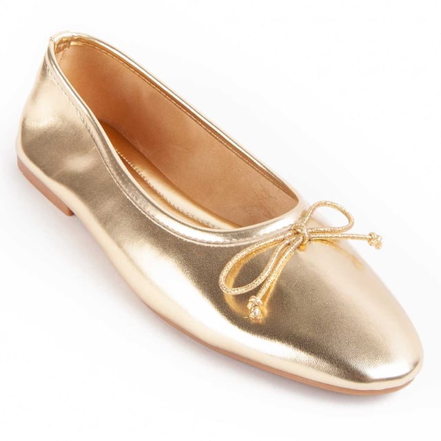 Casual ballerina voor dames. Comfortabele pasvorm. Gefabriceerd door andere merken voor ons merk.