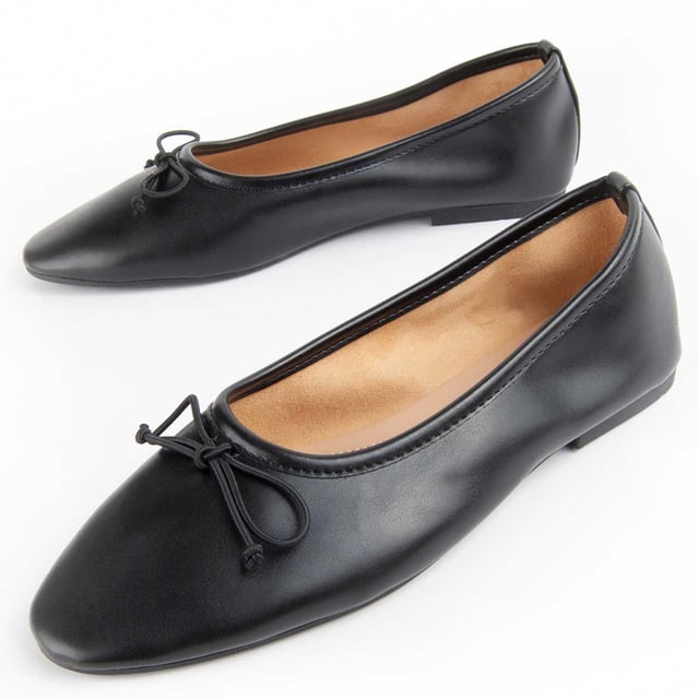 Casual ballerina voor dames. Comfortabele pasvorm. Gefabriceerd door andere merken voor ons merk.