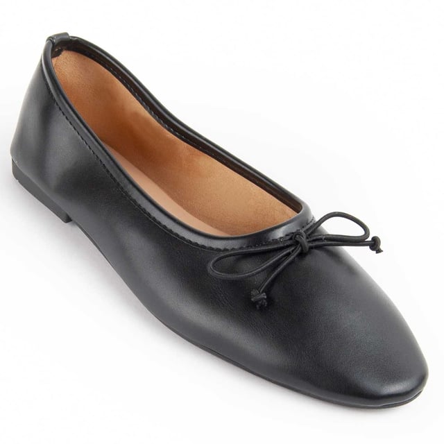 Casual ballerina voor dames. Comfortabele pasvorm. Gefabriceerd door andere merken voor ons merk.