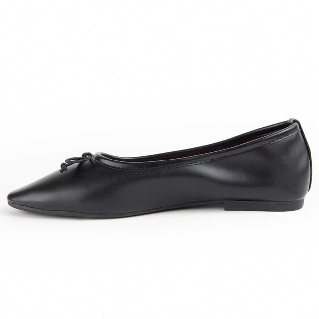 Casual ballerina voor dames. Comfortabele pasvorm. Gefabriceerd door andere merken voor ons merk.