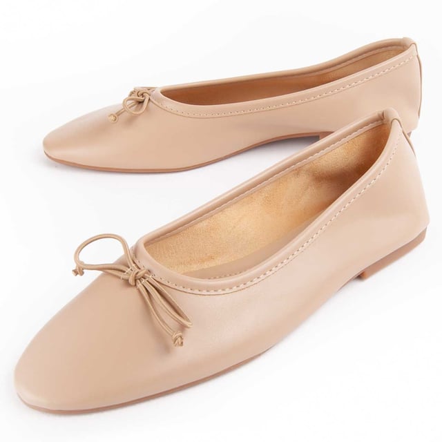 Casual ballerina voor dames. Comfortabele pasvorm. Gefabriceerd door andere merken voor ons merk.