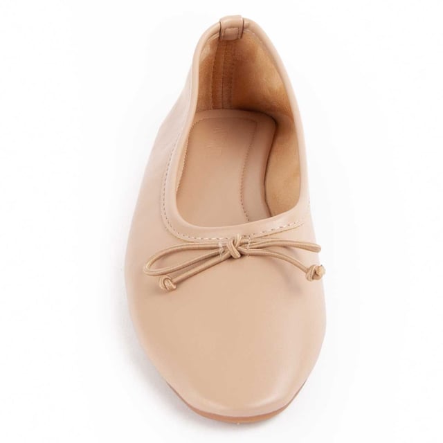 Casual ballerina voor dames. Comfortabele pasvorm. Gefabriceerd door andere merken voor ons merk.