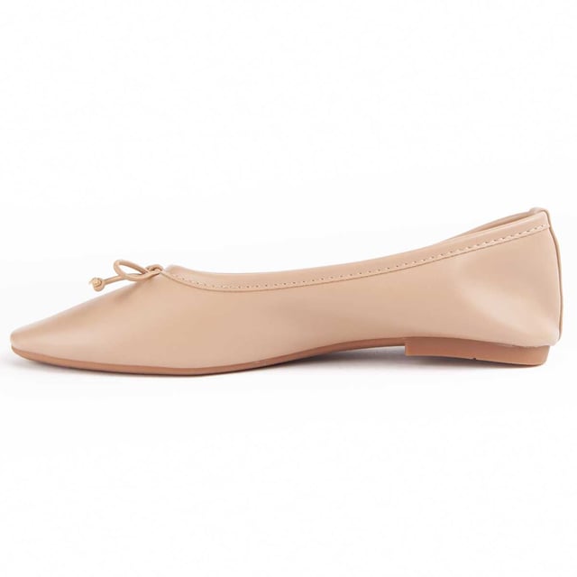 Casual ballerina voor dames. Comfortabele pasvorm. Gefabriceerd door andere merken voor ons merk.