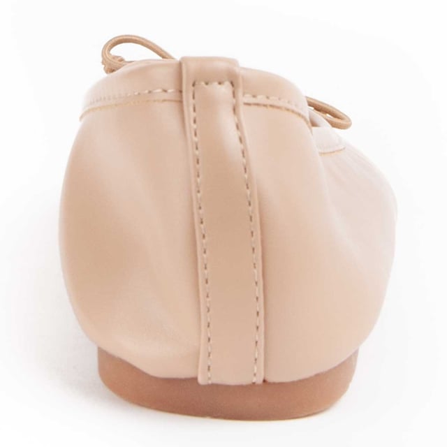 Casual ballerina voor dames. Comfortabele pasvorm. Gefabriceerd door andere merken voor ons merk.