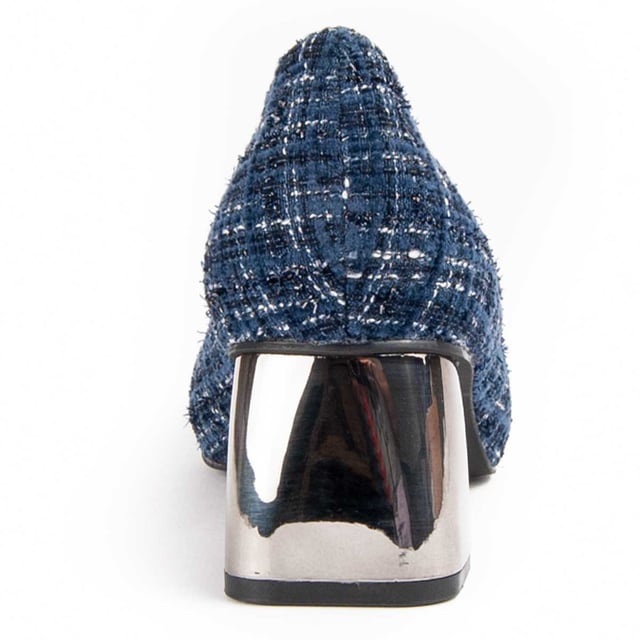 Damesschoen met hak. Comfortabele pasvorm. Gefabriceerd door andere merken voor ons merk. Geschatte afmetingen: hak van 5 cm.