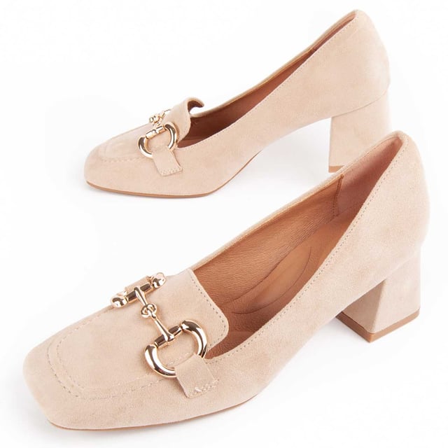 Absatzschuh für Damen. Bequeme Passform. Hergestellt von anderen Marken für unsere Marke. Ungefähre Maße: 6 cm Absatz.