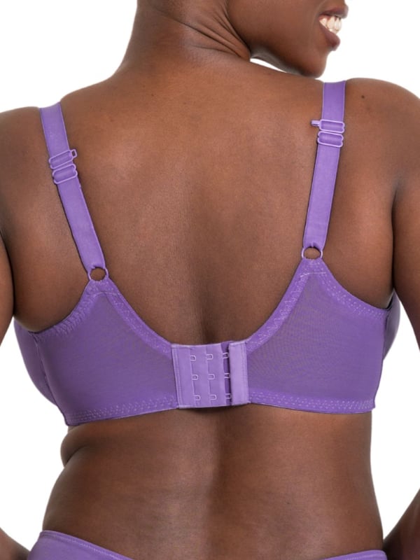 Curvy Kate Flare Plunge Bra. Underwired non padded plunge bra with a curved underband, four-section cups and side support and a J-Hook for a multiway racerback option, this bra offers uplift, forward projection and fuller coverage with a lower neckline . The product is recommended for hand wash only.