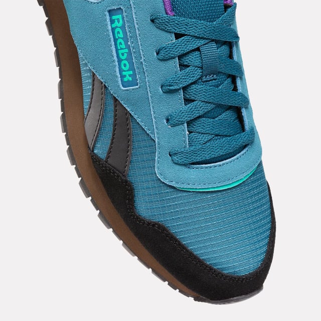 Suede  textile and synthetic upper.Lace-up front fastening.Padded ankle collar and tongue.Reinforced toe cap.Logo at heel and windowbox.Logo tab at tongue.EVA foam midsole.Rubber outsole.