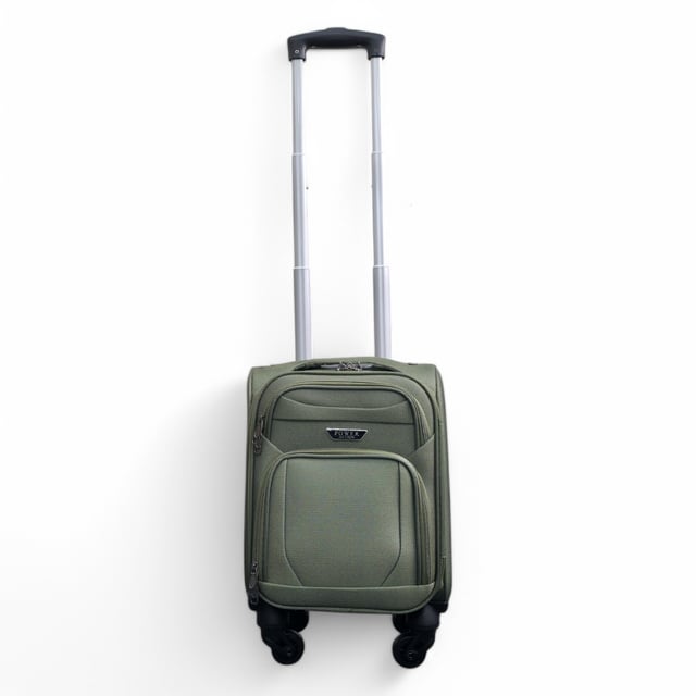 Mejora tu configuración de viaje con esta elegante y práctica maleta debajo del asiento. Diseñada para brindar durabilidad, espacio adicional y una movilidad suave, es la compañera perfecta para cualquier viaje. Características: • Protección premium de carcasa blanda: hecha de nailon premium, material resistente a los impactos para mantener tus pertenencias a salvo de golpes y caídas. • Cerradura de combinación integrada: cada maleta incluye una cerradura incorporada para mantener tus artículos seguros y, al mismo tiempo, cumplir con los estándares de seguridad de viaje. • Sistema giratorio de 4 ruedas: deslízate por los aeropuertos con facilidad gracias a las ruedas giratorias de 360° que ofrecen un movimiento suave y estable. • Construcción liviana: diseñada para ser fuerte pero liviana, lo que facilita levantar y transportar sin esfuerzo sin sacrificar la durabilidad. Tamaño y especificaciones: Debajo del asiento: 36 x 31 x 21 cm (se expande a 26 cm) | 2,05 kg | 33 L Elegante, segura y diseñada para manejar cada aventura: viaja más ligero e inteligente con esta solución de equipaje todo en uno.