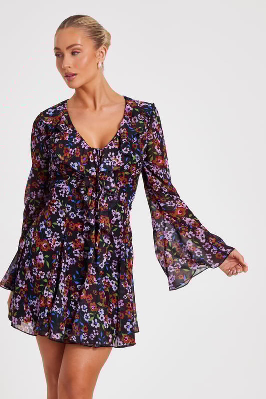 - Chiffon finish - Floral print - Ruffle design - Tie front detail - Model height: 5'9" - Model wears uk 8 / us 4 / eur 36 - Always check the care wash label - Cool hand wash with mild detergent