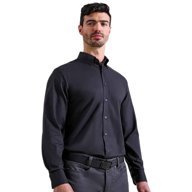 72% Mercerised Cotton, 25% Organic Cotton, 3% Elastane. Fabric: Oxford Cloth, Soft Touch. Design: Plain. Fastening: Button. Neckline: Button-Down. Hem: Curved. Cuff: Double Button, Gauntlet. Sleeve-Type: Long-Sleeved. Fabric Technology: Stretch. Back Yoke, Pleated Back. 135gsm. Sustainability: Amfori, BSCI, Organic Cotton, Sedex, WRAP Certified.