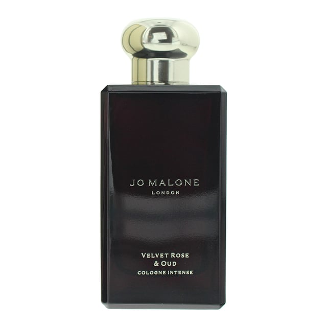 Jo Malone Velvet Rose & Oud Cologne Intense 100ml Velvet Rose & Oud Cologne Intense by Jo Malone is an Oriental Floral fragrance for both women and men. Launched in 2012, this fragrance is ideal for the colder seasons and perfect for night wear. It exudes an opulent, deep blend of rich florals and exotic woods, offering an elegant, seductive scent perfect for evening occasions. The fragrance opens with the luxurious essence of damask rose, intertwined with the smoky richness of agarwood (oud). The addition of praline provides a sweet, indulgent touch, while the warm, spicy note of clove adds depth and complexity, creating a beautifully balanced composition. Ideal for those who appreciate rich, floral, and oriental fragrances, Velvet Rose & Oud offers an intense and captivating scent that lingers long into the night, housed in a classic sleek bottle that reflects its sophisticated nature.
Notes: Damask Rose, Agarwood (Oud), Praline, Clove
