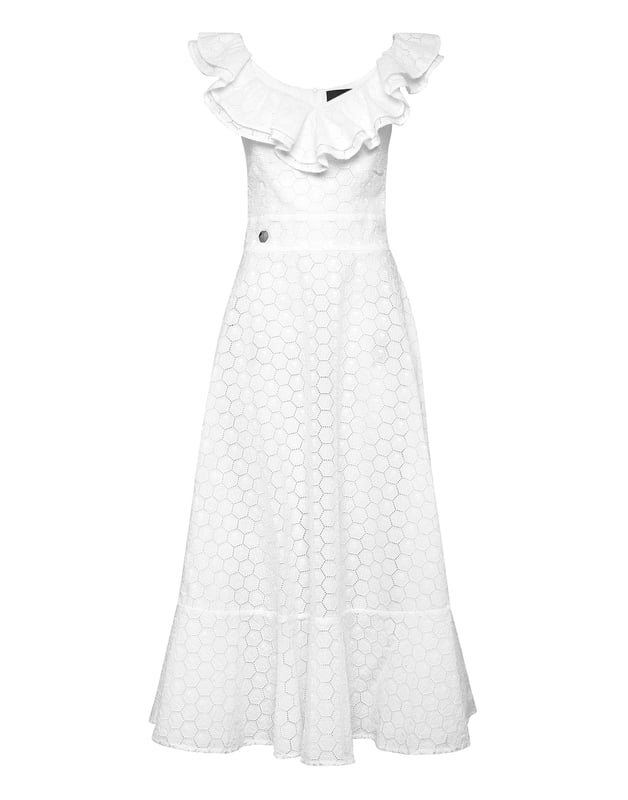 Langes, schulterfreies Kleid aus Baumwolle mit Broderie Anglaise, Puffärmeln und Volants. Unsichtbarer Reißverschluss hinten in der Mitte.