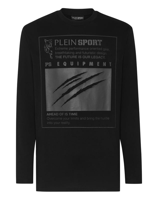 Añade una pizca de singularidad a tus conjuntos con esta exclusiva camiseta de manga larga de algodón. Fíjate en los detalles.   Punto de algodón   Estampado artístico en la parte delantera   Logotipo en un parche de goma cosido en el canesú   Escote de punto elástico   Costura a dos agujas   Ajuste: Loose