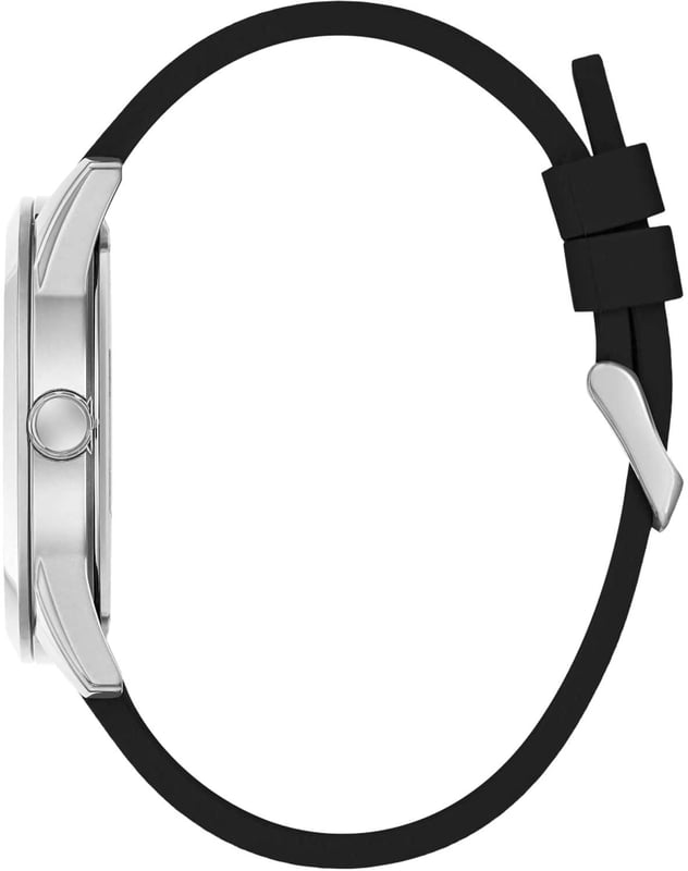 This Guess Elliot Analogue Watch for Men is the perfect timepiece to wear or to gift. It's Silver 44 mm Round case combined with the comfortable Black Silicone watch band will ensure you enjoy this stunning timepiece without any compromise. Operated by a high quality Quartz movement and water resistant to 5 bars, your watch will keep ticking. Sure to be a staple in his watch wardrobe, this new dress style features dynamic detailing on the dial paired with roman numeral indices and a smooth silicone strap. High quality 21 cm length and 21 mm width Black Silicone strap with a Buckle Case diameter: 44 mm,case thickness: 10 mm, case colour: Silver and dial colour: Black
