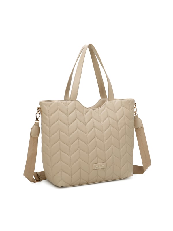 Bolso bandolera para mujer. El cierre es con botón magnético. Los bolsillos internos son dos con cremallera y dos abiertos. Los bolsillos externos están ausentes. La bandolera es ajustable y extraíble en tejido. El mango es de cuero. Hay un compartimento interno. El material externo es 100%PU. Internamente es 100% Poliéster. Medidas: 43x29x13 cm. Producto de moda