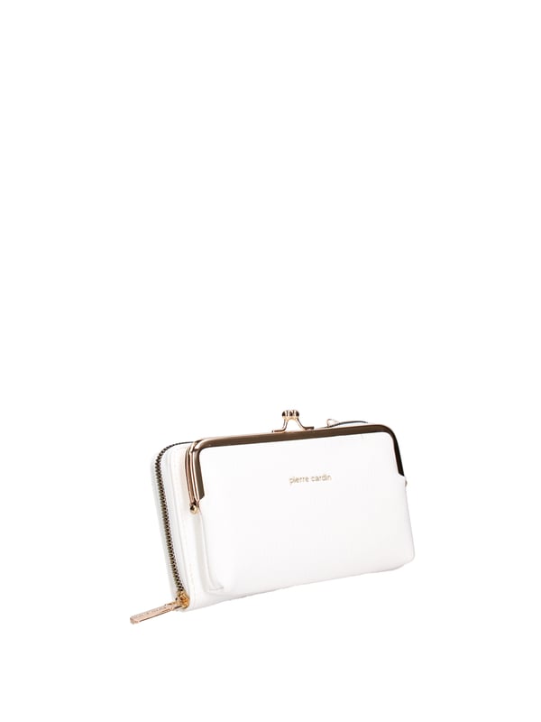 Cartera de mujer. El cierre es con cremallera. Los bolsillos internos tienen cremallera y tarjetero. Los bolsillos externos están ausentes. La bandolera es extraíble en cadena. Falta el mango. Hay dos compartimentos internos. El material externo es 100%PU. Internamente es 100% Poliéster. Medidas: 19x11x4 cm. Producto de moda