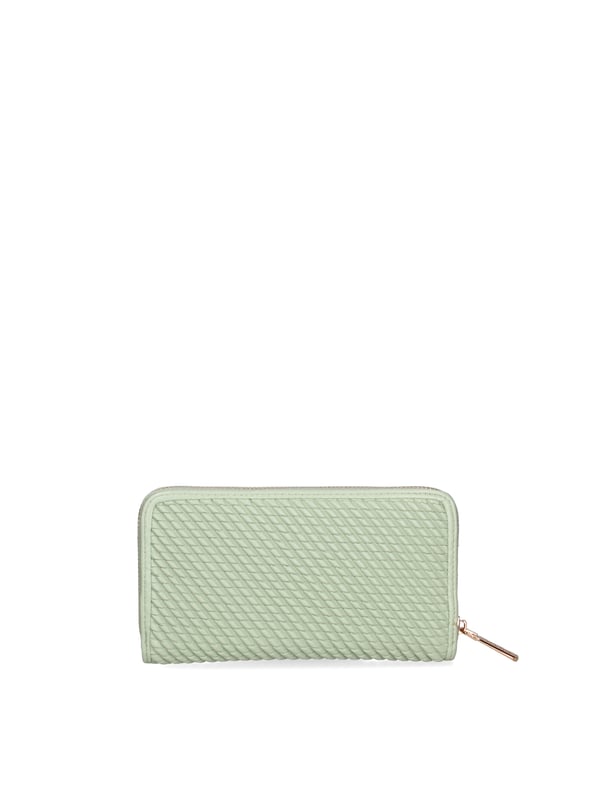 Cartera de mujer. El cierre es con cremallera. Los bolsillos internos son tarjeteros para billetes y monedas. Los bolsillos externos están ausentes. Falta la correa para el hombro. Falta el mango. Hay un compartimento interno. El material externo es 100%PU. Internamente es 100% Poliéster. Medidas: 19x10x3 cm. Producto de moda