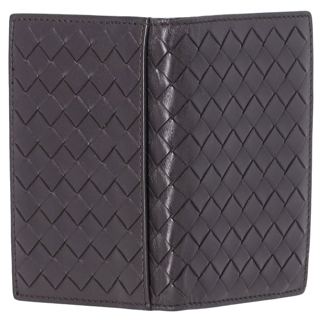 VINTAGE, RRP AS NEW
The Bottega Veneta Intrecciato Card Holder in brown leather showcases the brand’s iconic woven craftsmanship in a sleek, compact design. Made from premium leather, it offers refined durability with multiple slots to keep essentials organized in style. Elegant and timeless, this card holder is a discreet statement of luxury for everyday use.

Bottega Veneta Intreciatto Card Holder in Brown Leather

Condition: Excellent
Signs of wear: No retail tag, No visible sign of wear., 
Packaging: None
Color: Brown | ochre
Material: Leather | leather
Size: One Size | One Size
Measurements: Length: 110
SKU: MRPPUDESM476989M
