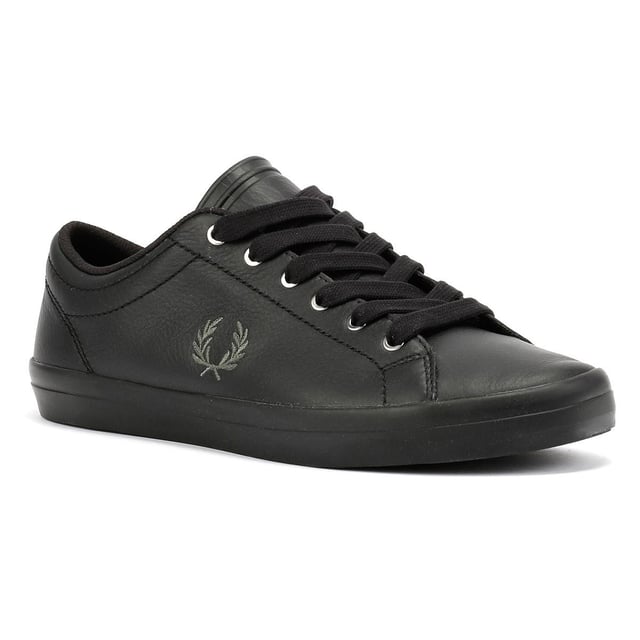 Premium leather trainer featuring a sleek leather upper and signature embroidered Laurel Wreath on the quarter panel. Finished with a durable rubber sole for lasting comfort and grip.