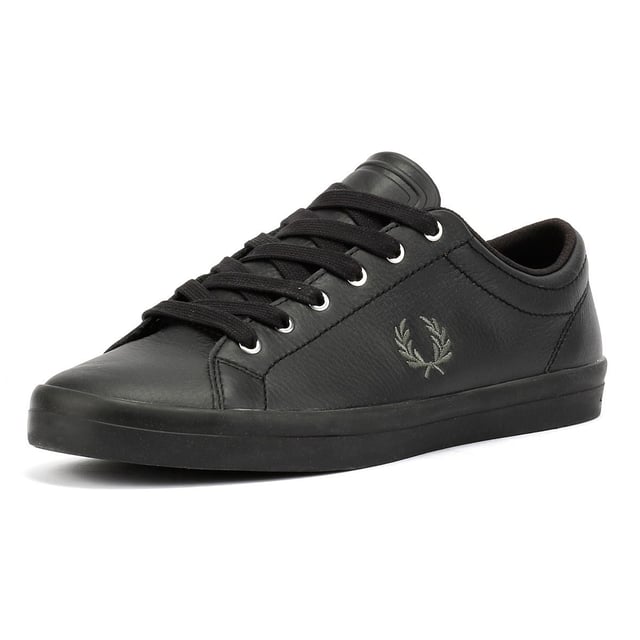 Premium leather trainer featuring a sleek leather upper and signature embroidered Laurel Wreath on the quarter panel. Finished with a durable rubber sole for lasting comfort and grip.