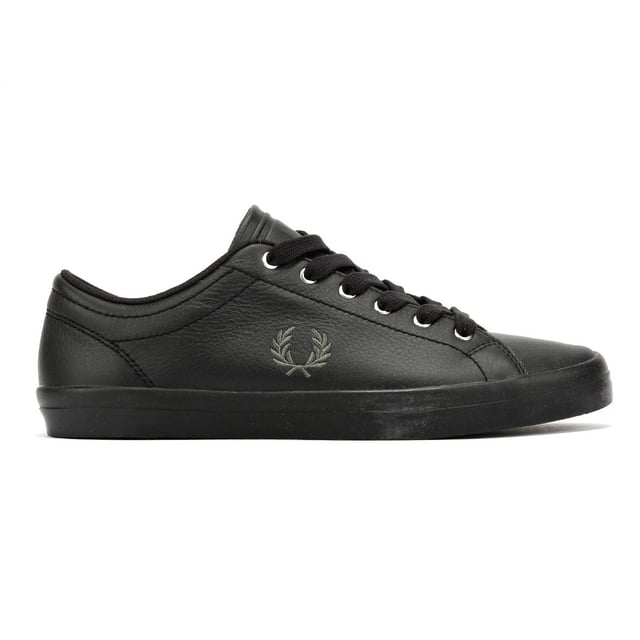 Premium leather trainer featuring a sleek leather upper and signature embroidered Laurel Wreath on the quarter panel. Finished with a durable rubber sole for lasting comfort and grip.