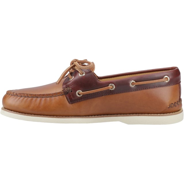 The Gold Cup Authentic Original 2-Eye Boat Shoe represents the pinnacle of a tradition stretching back nine decades. Crafted from premium nubuck with lambskin lining, these boat shoes feature our signature 360° Lacing System