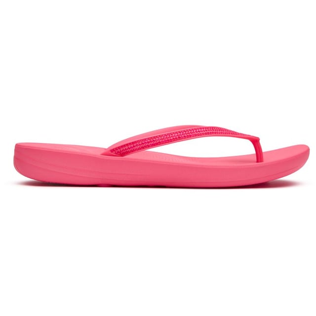Fitflop Iqushion Sparkle Sandals Womens pink Fitflop iqushion sparkle sandals and a rubber sole. Featuring: ergonomically engineered, ultra light iqushion midsole and anatomically contoured footbed.