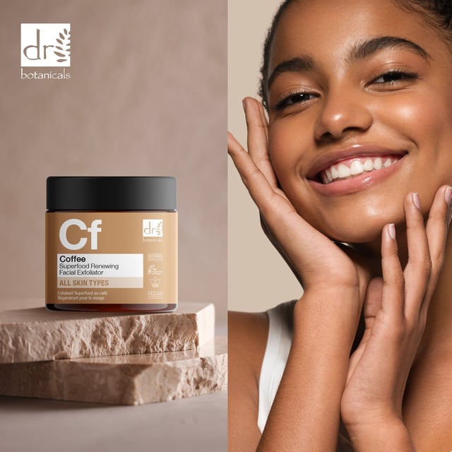 Dr Botanicals Coffee Superfood Renewing Facial Exfoliator 60ml Revitalise your skin with our Revitalising Coffee Exfoliator, designed specifically for dull, tired, and congested skin. This gentle yet effective exfoliant is suitable for all skin types and features nourishing Coffee Seed Extract and Shea Butter to buff away dead skin cells and purify pores, revealing a refreshed and luminous complexion. With natural walnut shell powder, it smooths and polishes your skin, while the invigorating coffee extract brightens and awakens your appearance. Perfect for regular use, this vegan and cruelty-free formula is free from parabens, sulfates, and artificial fragrances, ensuring a balanced, moisturised, and glowing skin. Experience the transformation – shop now and unveil your radiance!