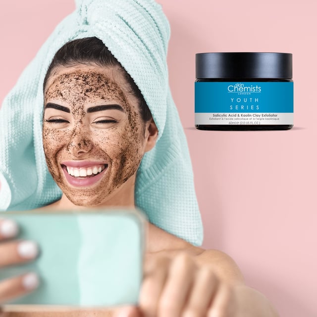 Revitalise your skin with our Revitalising Exfoliator, expertly crafted for dull, uneven, and clogged skin types. Infused with Salicylic Acid and Walnut Shell Powder, this gentle yet effective formula smooths away dead skin, unclogs pores, and hydrates with nourishing Sweet Almond and Shea Butter for a brighter, healthier complexion. Suitable for all skin types, including sensitive skin, our vegan and cruelty-free exfoliator is free from parabens, sulfates, and artificial fragrances. Experience luminous skin and a polished look by using it 2-3 times a week—apply to damp skin, massage gently, and rinse thoroughly. Discover the transformative power of our Revitalising Exfoliator today!