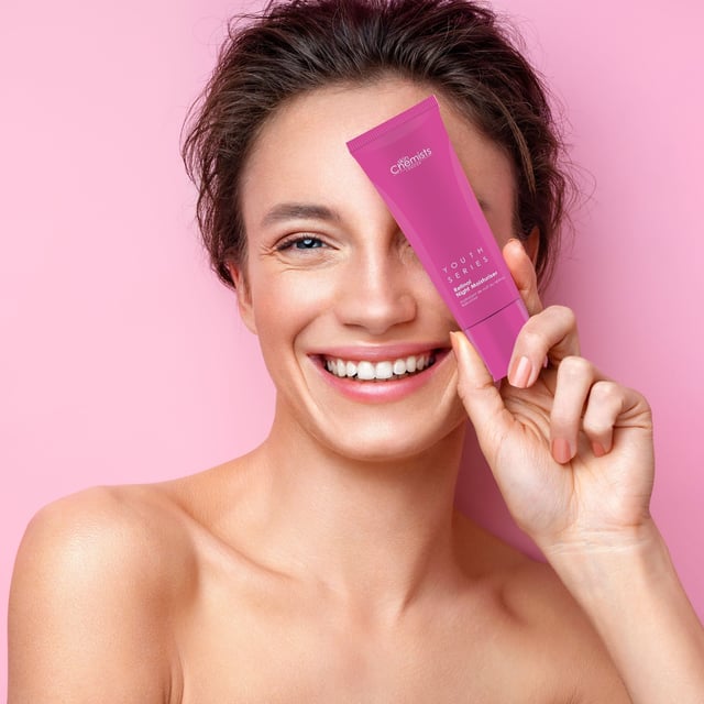 skinChemists Youth Series Retinol & Bakuchiol Night Moisturiser 50ml x 2 Duo Pack Transform your skincare routine with our Revitalising Retinol Night Moisturiser, designed for smooth, firm, and radiant skin while you sleep. This powerful formula, suitable for all skin types, combines Retinol, Bakuchiol, and Hyaluronic Acid to combat fine lines and signs of ageing. Experience intensive overnight care that smooths wrinkles, enhances elasticity, and deeply hydrates for a youthful glow. With dermatologist-approved, vegan, and cruelty-free ingredients, our moisturiser is free from parabens, sulfates, and artificial fragrances. Wake up to a revitalised complexion and enjoy a plumper, firmer visage by morning. Shop now to unlock the transformative benefits of our Revitalising Retinol Night Moisturiser!