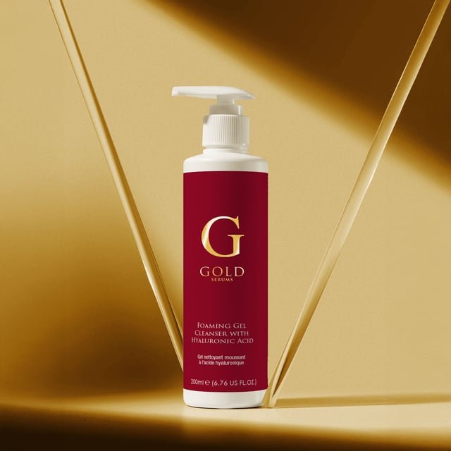 Gold Serums Foaming Mousse Cleanser with Hyaluronic Acid 200ml x 2 Duo Pack Experience radiant and refreshed skin with our Foaming Mousse Cleanser infused with Hyaluronic Acid. Perfect for all skin types, this gentle yet effective daily cleanser removes impurities and unclogs pores, leaving your complexion brighter and more even. With soothing Aloe Vera and exfoliating Glycolic and Lactic Acids, it hydrates, nourishes, and promotes a youthful glow. Say goodbye to blemishes with the added benefits of Salicylic Acid, while collagen amino acids enhance firmness and texture. Free from parabens, sulfates, and artificial fragrances, our vegan and cruelty-free formula is dermatologist-approved for your peace of mind. Transform your skincare routine today and reveal your best skin yet!