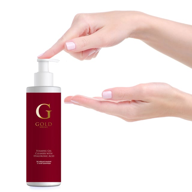 Gold Serums Foaming Mousse Cleanser with Hyaluronic Acid 200ml x 2 Duo Pack Experience radiant and refreshed skin with our Foaming Mousse Cleanser infused with Hyaluronic Acid. Perfect for all skin types, this gentle yet effective daily cleanser removes impurities and unclogs pores, leaving your complexion brighter and more even. With soothing Aloe Vera and exfoliating Glycolic and Lactic Acids, it hydrates, nourishes, and promotes a youthful glow. Say goodbye to blemishes with the added benefits of Salicylic Acid, while collagen amino acids enhance firmness and texture. Free from parabens, sulfates, and artificial fragrances, our vegan and cruelty-free formula is dermatologist-approved for your peace of mind. Transform your skincare routine today and reveal your best skin yet!