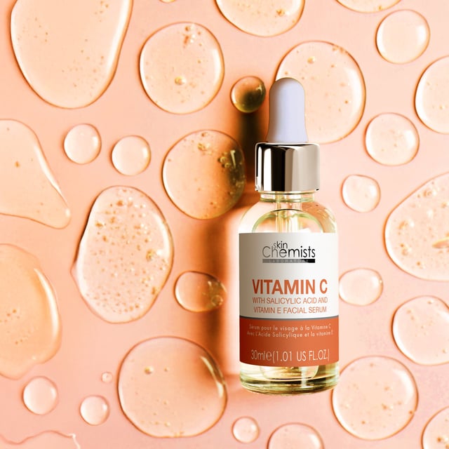 skinChemists Anti-Ageing Vitamin C Salicylic Acid Facial Serum 30ml x 2 Duo Pack Revitalise your complexion with our expertly formulated Revitalising Anti-Ageing Serum, designed for dull, ageing skin. Infused with powerful Vitamin C, this lightweight serum brightens and enhances your youthful glow while Salicylic Acid exfoliates and clears pores for a smoother texture. Aloe Vera soothes and hydrates, making it perfect for daily use under makeup or SPF. Suitable for all skin types, including sensitive skin, our vegan and cruelty-free formula is free from parabens, sulfates, and artificial fragrances. Apply 2-3 drops morning and night for optimal results and experience the transformation to a radiant, revitalised appearance. Shop now and embrace your natural beauty!