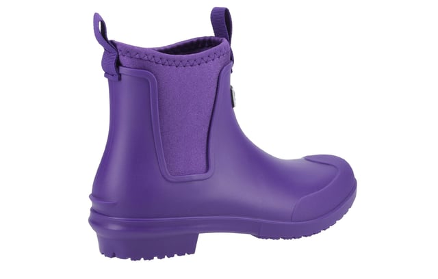 Tackle the outdoors with confidence in the Grosvenor from Cotswold  the perfect welly for unpredictable British weather and beyond. Crafted with fully waterproof 3mm neoprene, this boot delivers excellent warmth, comfort, and flexibility in any condition.
 Designed for practical performance, the Grosvenor features a reinforced toe and heel for added durability, a lightweight sole for all-day wear, and an easy-to-clean overlay to keep your boots looking their best. The handy pull-on loop makes slipping them on a breeze  whether you're heading into the garden, fields, or countryside trails.
- Fully waterproof upper
- Pull on loop for easy on/ off wear
- Lightweight sole
- Reinforced toe & heel
- Cotswold branding
