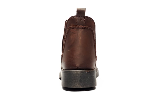 Catesby England was founded in 1970 with a vision and dedication focused on quality, craftsmanship, and a fine attention to detail. From its modest beginnings in a countryside workshop, Catesby England grew into a name synonymous with classic English footwear, blending heritage with modern craftsmanship, manufactured from the finest leathers to ensure durability, comfort, and effortless style.
 Part of the distinguished Catesby Collection, these dealer boots are the epitome of timeless elegance and practical designideal for both casual wear and smart-casual occasions.
 Built with Goodyear welted construction, these boots are renowned for their durability, strength, and ease of wear. This traditional method involves stitching the leather upper, leather lining, and a specially crafted leather welt to a ribbing bonded to the insolecreating a robust, long-lasting foundation.
 Crafted from high-quality genuine leather, the SE boots exude a classic look while delivering modern functionality. Elastic side panels provide a secure and flexible fit, and a pull-on loop ensures easy wear. Finished with a durable rubber outsole, these boots offer reliable traction and all-day comfortperfect for life on the move.
 - Goodyear welted construction for strength & durability
 - Leather upper
 - Elastic side panels for a flexible, snug fit
 - Pull-on loop for effortless wear
 - Durable rubber outsole
 - Catesby branding