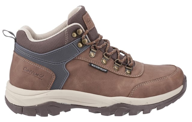 The Cotswold Overbury Mens Hiking Boots are the perfect companion for outdoor adventures. Crafted with waterproof PU uppers, these boots ensure your feet stay dry no matter the weather conditions. The lace-up front and speed hook fastenings provide a secure, adjustable fit, while the comfort footbed delivers all-day cushioning for maximum comfort. Whether you're trekking through wet trails or exploring rugged terrain, the Overbury boots offer both durability and comfort for all your hiking needs.
-Waterproof PU uppers keep feet dry in all weather
- Lace-up front with speed hook fastenings for a secure fit
- Comfort footbed for all-day cushioning
- Durable and comfortable for trekking wet trails or rugged terrain
- Ideal for outdoor adventures and hiking