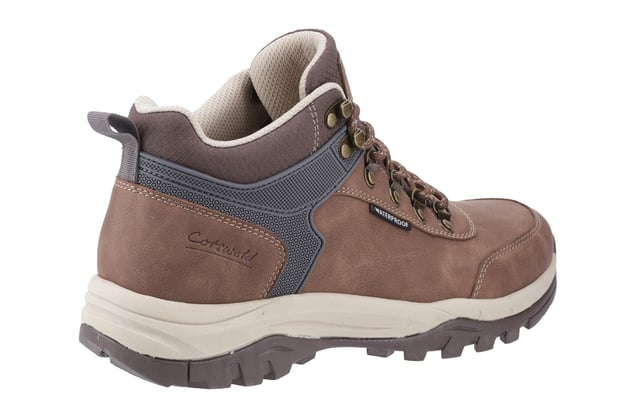 The Cotswold Overbury Mens Hiking Boots are the perfect companion for outdoor adventures. Crafted with waterproof PU uppers, these boots ensure your feet stay dry no matter the weather conditions. The lace-up front and speed hook fastenings provide a secure, adjustable fit, while the comfort footbed delivers all-day cushioning for maximum comfort. Whether you're trekking through wet trails or exploring rugged terrain, the Overbury boots offer both durability and comfort for all your hiking needs.
-Waterproof PU uppers keep feet dry in all weather
- Lace-up front with speed hook fastenings for a secure fit
- Comfort footbed for all-day cushioning
- Durable and comfortable for trekking wet trails or rugged terrain
- Ideal for outdoor adventures and hiking