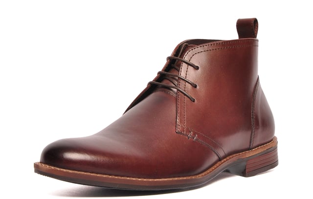 Catesby England was founded in 1970 with a vision and dedication focused on quality, craftsmanship, and a fine attention to detail. From its modest beginnings in a countryside workshop, Catesby England grew into a name synonymous with classic English footwear, blending heritage with modern craftsmanship, manufactured from the finest leathers to ensure durability, comfort, and effortless style.
The Farleton leather chukka boot from Catesby England features an extremely cushioned inner sole and are crafted from a high-quality leather upper, effortlessly taking you from day to night with an all-round design that is perfect for formal or casual wear. Featuring a smooth finish, accompanied by a slim durable outsole, making these vintage chukka boots a perfect addition to any footwear collection. 
 - Premium leather upper 
 - Lace up fastening 
 - Comfort insole 
 - Soft leather / textile inner 
 - Durable rubber outsole 
 - Catesby England branding throughout