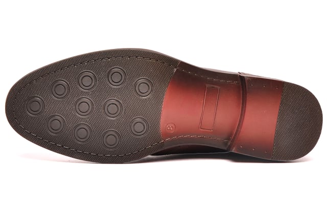 Catesby England was founded in 1970 with a vision and dedication focused on quality, craftsmanship, and a fine attention to detail. From its modest beginnings in a countryside workshop, Catesby England grew into a name synonymous with classic English footwear, blending heritage with modern craftsmanship, manufactured from the finest leathers to ensure durability, comfort, and effortless style.
The Farleton leather chukka boot from Catesby England features an extremely cushioned inner sole and are crafted from a high-quality leather upper, effortlessly taking you from day to night with an all-round design that is perfect for formal or casual wear. Featuring a smooth finish, accompanied by a slim durable outsole, making these vintage chukka boots a perfect addition to any footwear collection. 
 - Premium leather upper 
 - Lace up fastening 
 - Comfort insole 
 - Soft leather / textile inner 
 - Durable rubber outsole 
 - Catesby England branding throughout