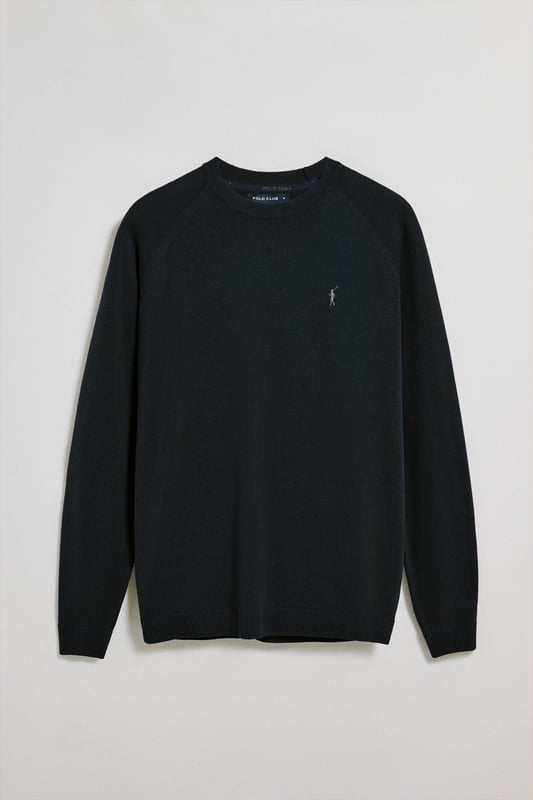 Dieser Herrenstrickpullover ist die perfekte Kombination aus Komfort und Eleganz. Die Leinen-Baumwoll-Mischung sorgt für ein frisches, natürliches Tragegefühl, während sich die Raglanärmel und die reguläre Passform perfekt an die Silhouette anpassen. Gerippte Abschlüsse an Kragen, Manschetten und Taille sorgen für einen bequemen Sitz. Das marineblaue Nahtband am Kragen mit Polo Club Logo unterstreicht die Eleganz dieses Modells. Das emblematische Rigby Go Logo in Kontrastfarbe auf der Brust unterstreicht seine einzigartige Optik. Dieser Pullover ist ein unverzichtbares Basic in Ihrem Kleiderschrank.