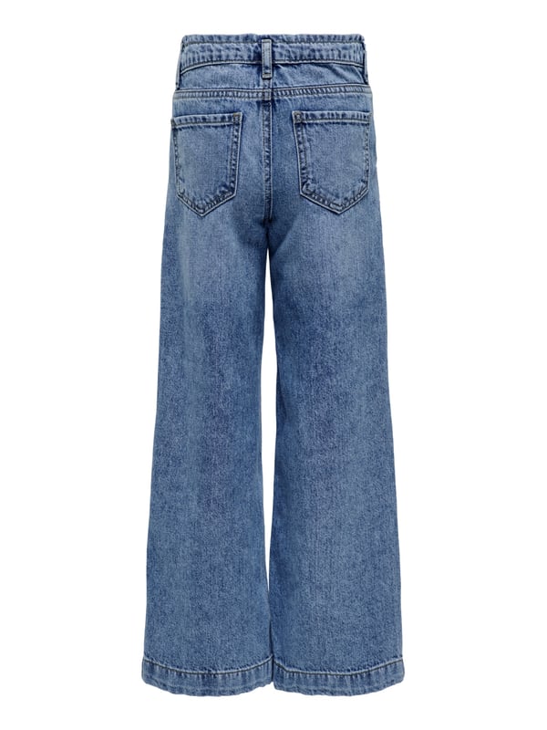 Diese stylische Schlaghose aus Denim ist ein echtes Trend-Piece! Mit ihrem weiten Bein und der lockeren Passform sorgt sie für einen lässigen Look und hohen Tragekomfort. Der klassische Reißverschluss mit Knopf und die Gürtelschlaufen bieten dir vielseitige Styling-Möglichkeiten. Der angesagte 5-Pocket-Style macht die Hose nicht nur praktisch, sondern verleiht ihr auch eine zeitlose Note. Ein gewebtes Label innen rundet das Design dezent ab. Perfekt kombinierbar mit Sneakern oder Boots – für einen coolen Look, der immer passt!